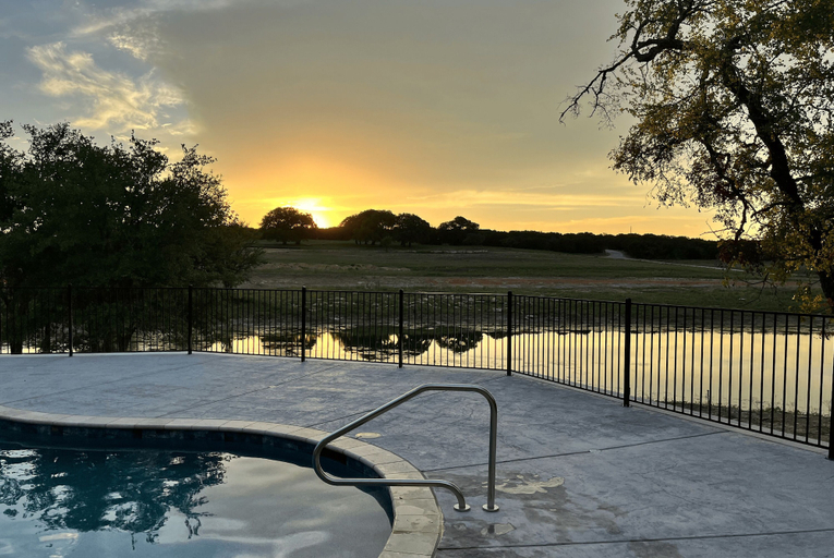 Sport & Beauty, Twin Canyons Ranch Luxury Ranch Villas, Hood