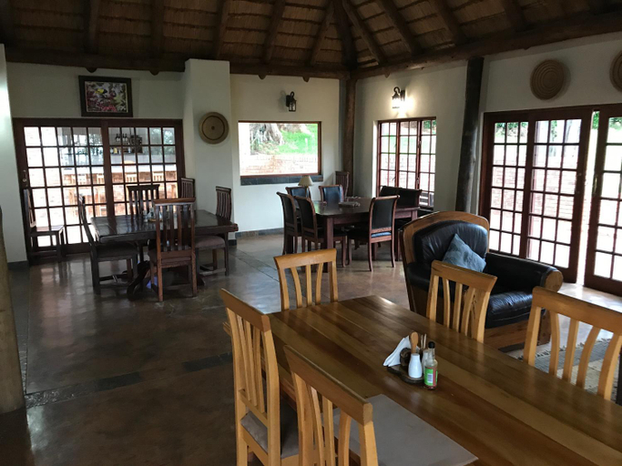 Food & Drinks 5, Amafu Forest Lodges, Mopani