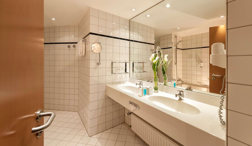 Bathroom 3, Dorint Kongresshotel Duesseldorf/Neuss, Rhein-Kreis Neuss