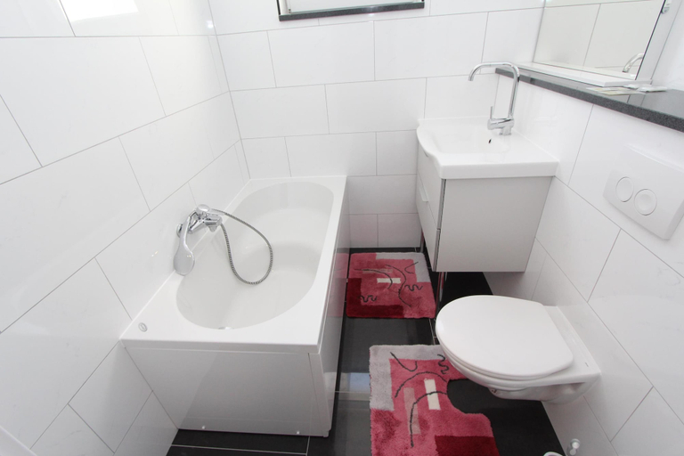 Bathroom 3, Rooms and apartments Sally, Rovinj