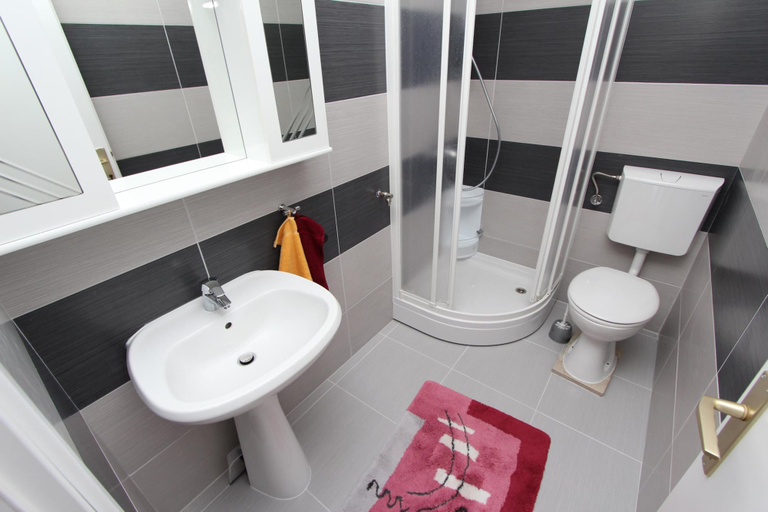 Bathroom 3, Rooms and apartments Sally, Rovinj