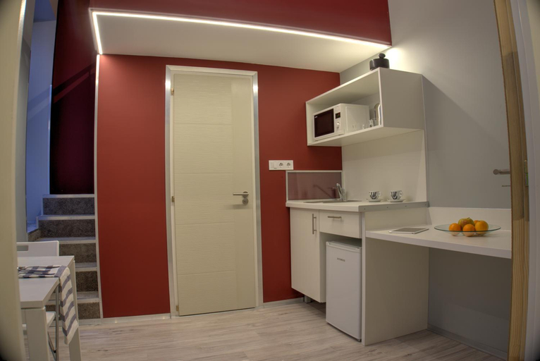 Others 2, HILD-1 Apartments, Budapesti