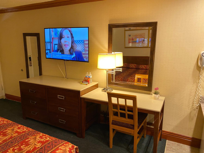 Others 5, New Century Inn, Los Angeles