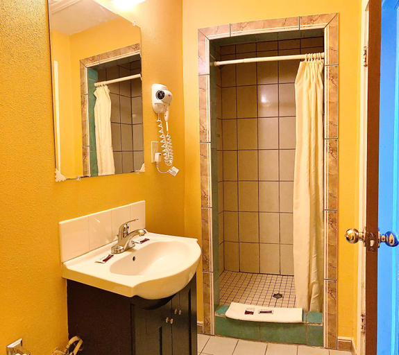 Bathroom 3, Desert Inn, Culberson