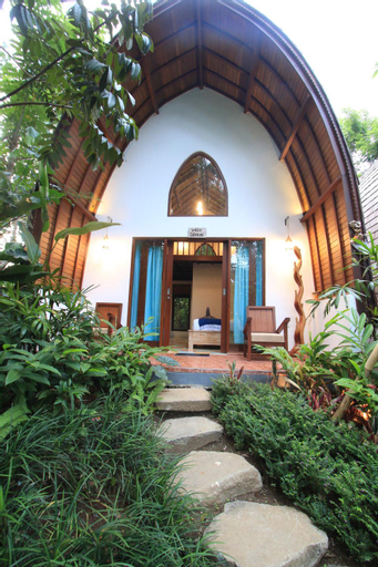 Exterior 6