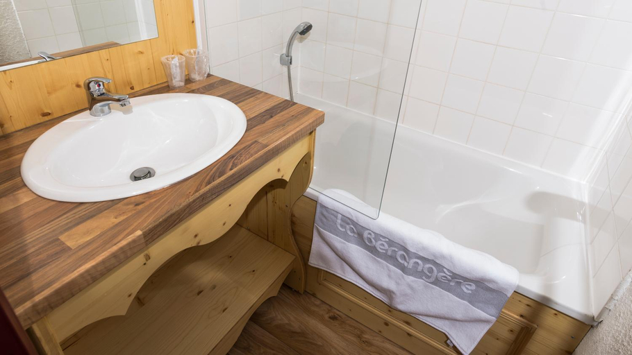 Bathroom, Residence La Berangere, Isère