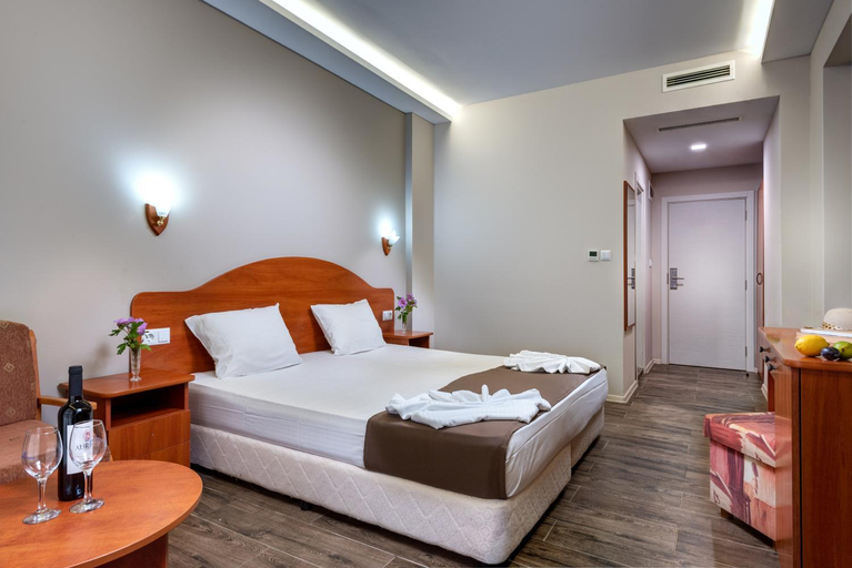 Bedroom 2, Hotel Sunny, Sozopol