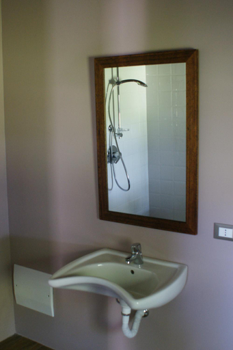 Bathroom 3, La Finestra sul Po Agriturismo, Piacenza