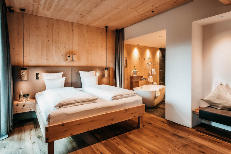 Bedroom 2, Werdenfelserei, Garmisch-Partenkirchen