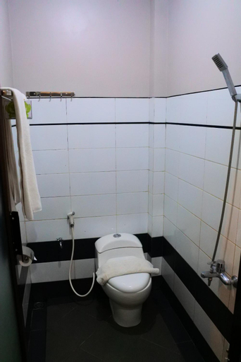 Bathroom 8