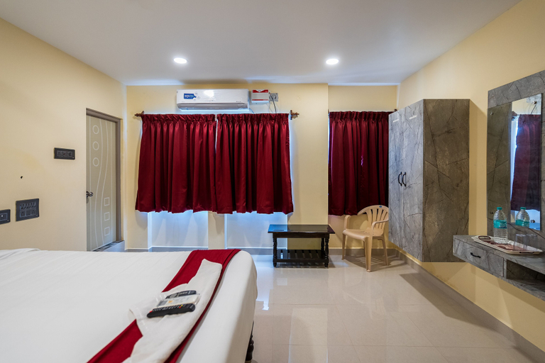 Others 5, Sunlux Grand Residency, Viluppuram
