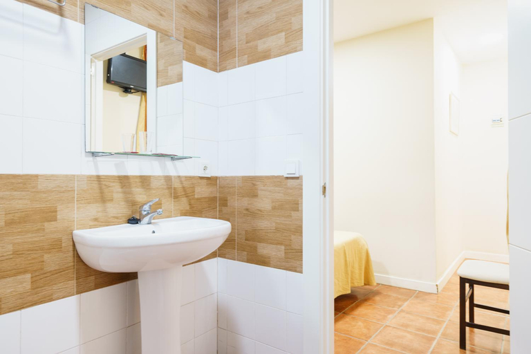 Bathroom 2, Hotel Carlos V by Vivere Stays, Cádiz