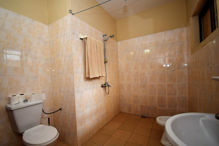 Others 5, B&B Chez Rita, Cotonou