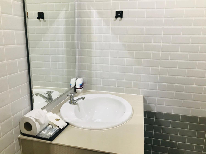 Bathroom 4