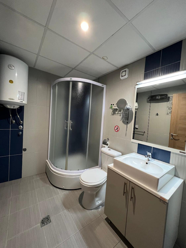 Bathroom 3, Park Diamond Apartments