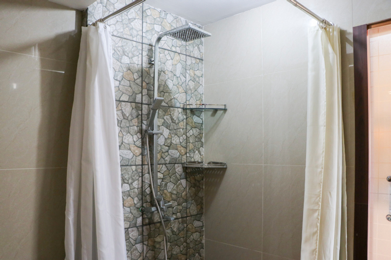 Bedroom 3, Spacious Studio The Edge Bandung Apartment By Travelio, Cimahi