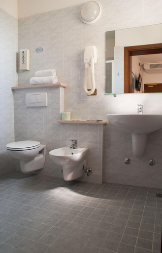 Bathroom, Hotel Kennedy, Venezia