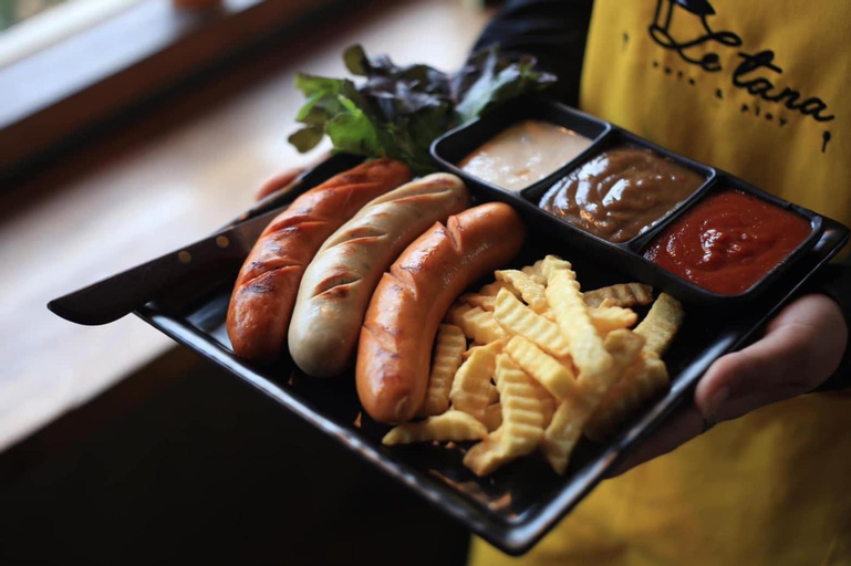 Food & Drinks 16