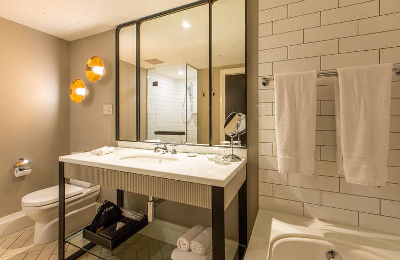 Bathroom 20