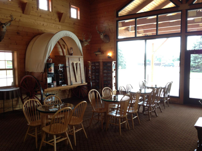 Others 4, Range Country Lodging, Jones