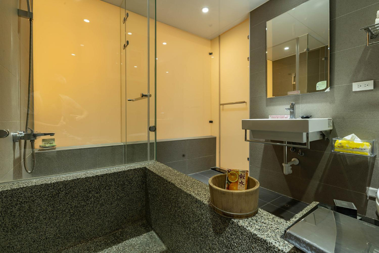 Bathroom 5, YADI Bed and Breakfast, Yilan