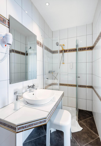 Bathroom 5, Alpha Hotel Hermann von Salza, Unstrut-Hainich-Kreis