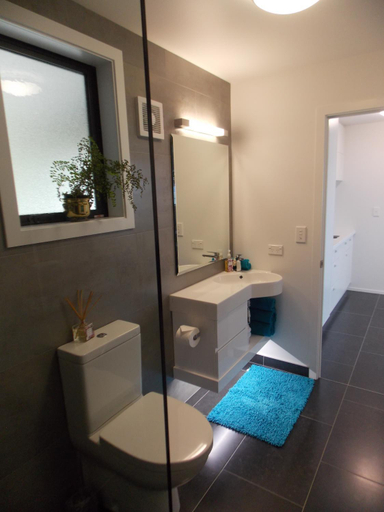 Others 5, The Hamptons, Kaikoura
