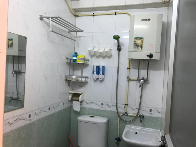 Bathroom 10