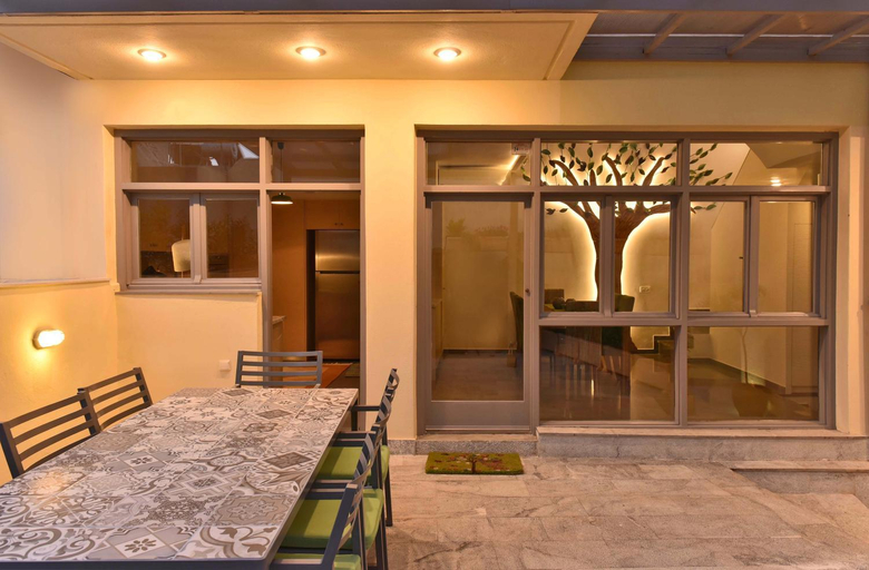 Others 4, Villa Olivia, Attica