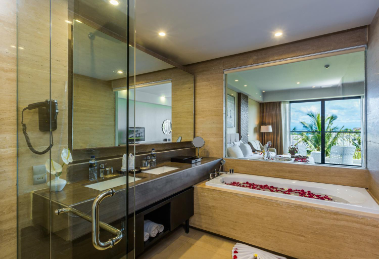 Bathroom 10