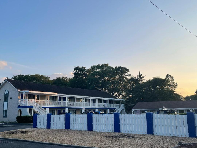 Exterior & Views 1, Point Pleasant Inn, Ocean