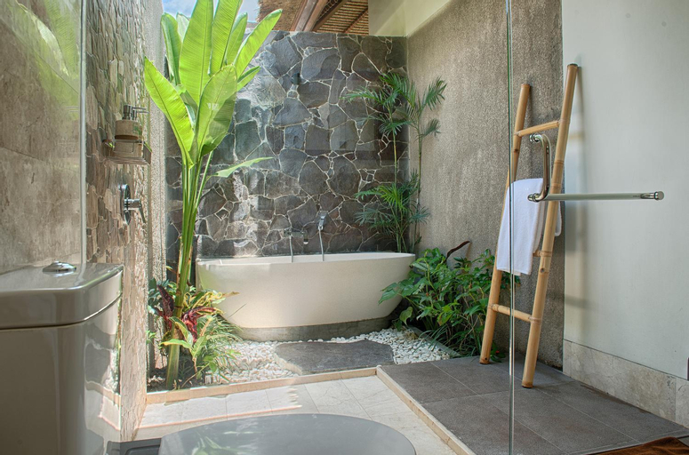 Bathroom 17
