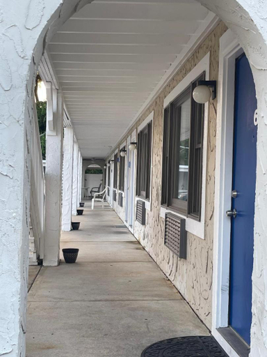 Others 4, Point Pleasant Inn, Ocean
