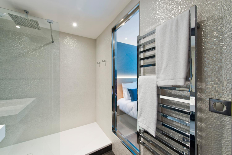 Bathroom 5, Golden Tulip Sophia Antipolis, Alpes-Maritimes