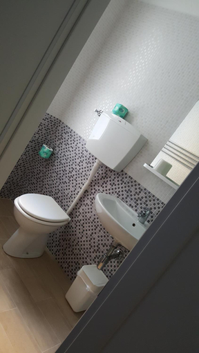 Bathroom 2, Hotel Augustus, Ravenna