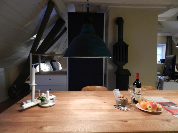 Others 3, Blue Wall BnB, Brugg