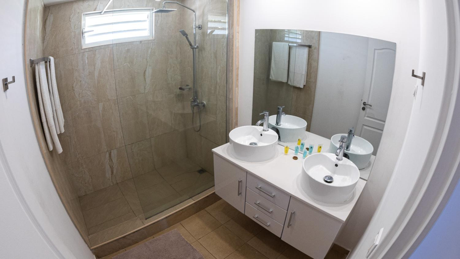 Bathroom 4, Moorea Sunset Beach Residence