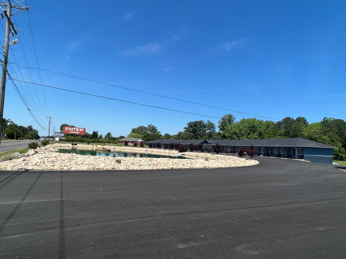 Others 4, Washington & Lee Motel, Westmoreland