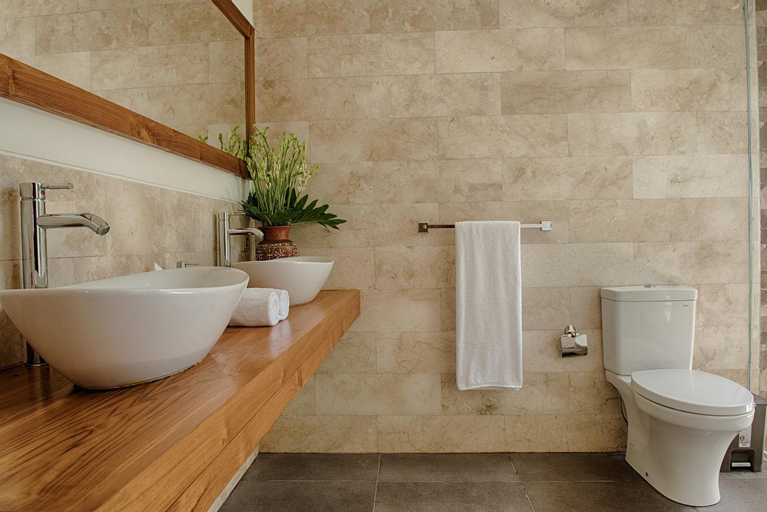 Bathroom 15
