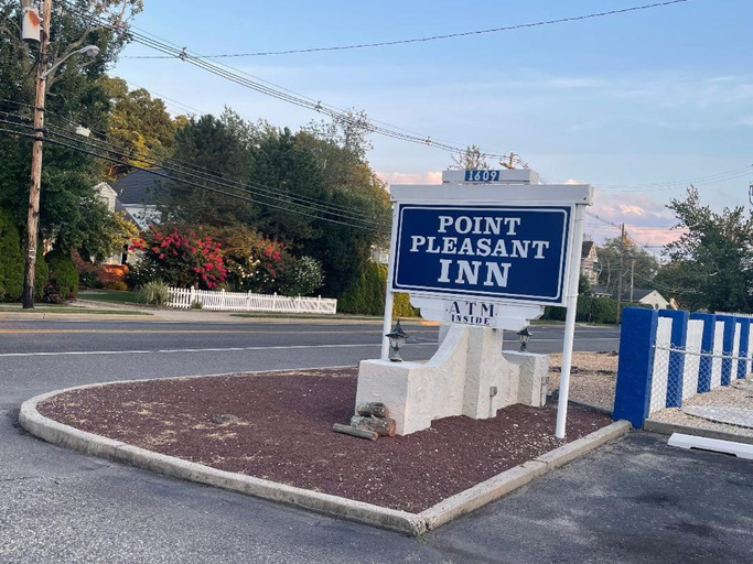 Others 5, Point Pleasant Inn, Ocean