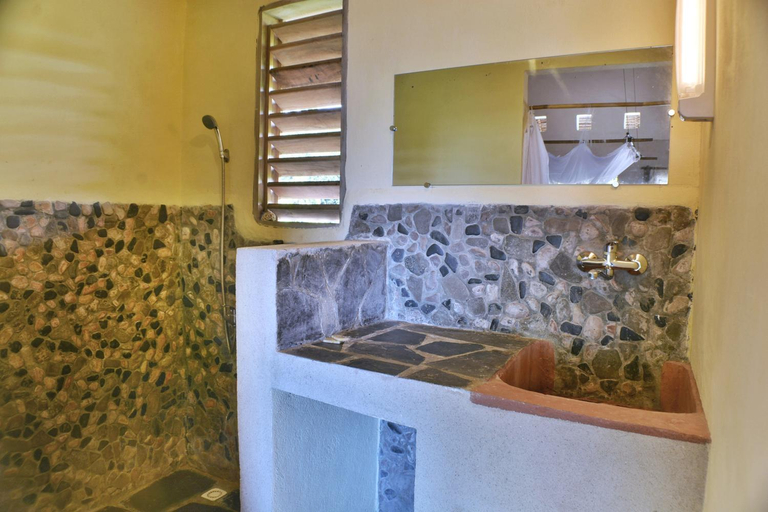 Bathroom 1, Ylang hotel, Diana