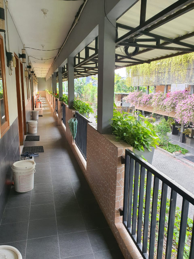 Others 5, Taman Paradise Homestay, Surabaya
