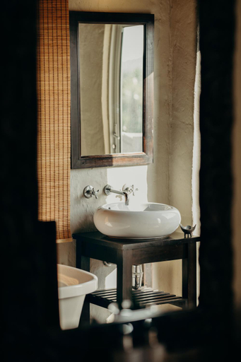 Bathroom 5, Hlosi Game Lodge, Cacadu