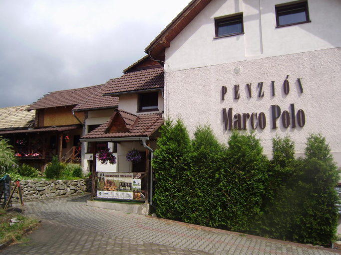 Others 2, Penzion Marco Polo, Martin