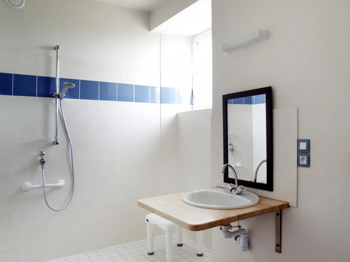 Bathroom, Gite Les Pingouins de l'Aber, Finistère