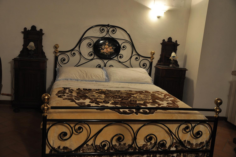 Bedroom 2, Farmstay Agriturismo La Fonte, Macerata