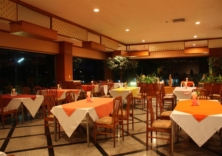 Food & Drinks 5, JP Emerald Hotel, Amphoe Muang Yasothon