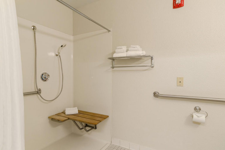 Bathroom 4, Hometowne Studios Denver - Glendale/ Cherry Creek, Denver