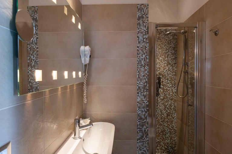 Bathroom 14