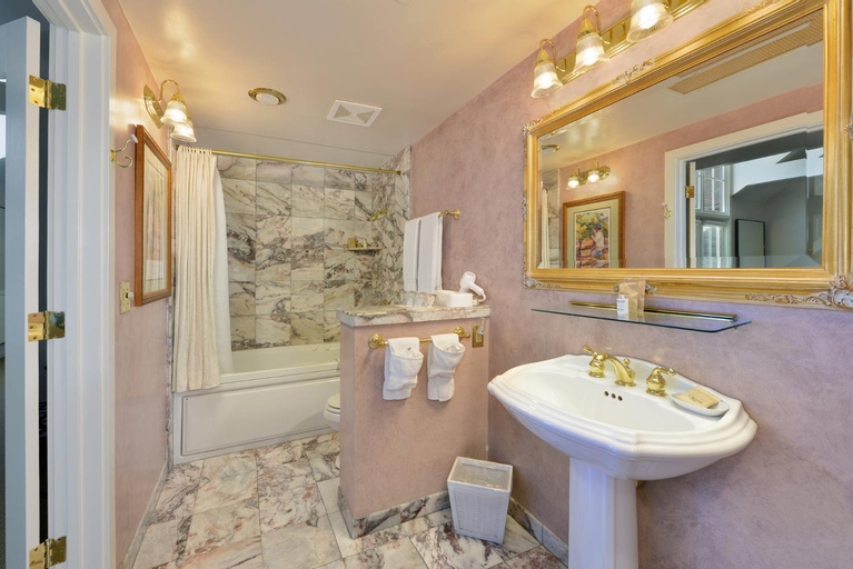 Bathroom 4